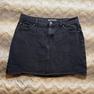 Denim & co. grey/black Denim Skirt great condition size 10!